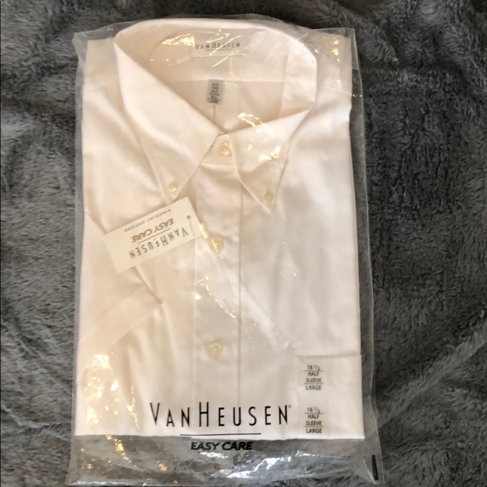 NWT VanHuesen Half Sleeve Dress Shirt